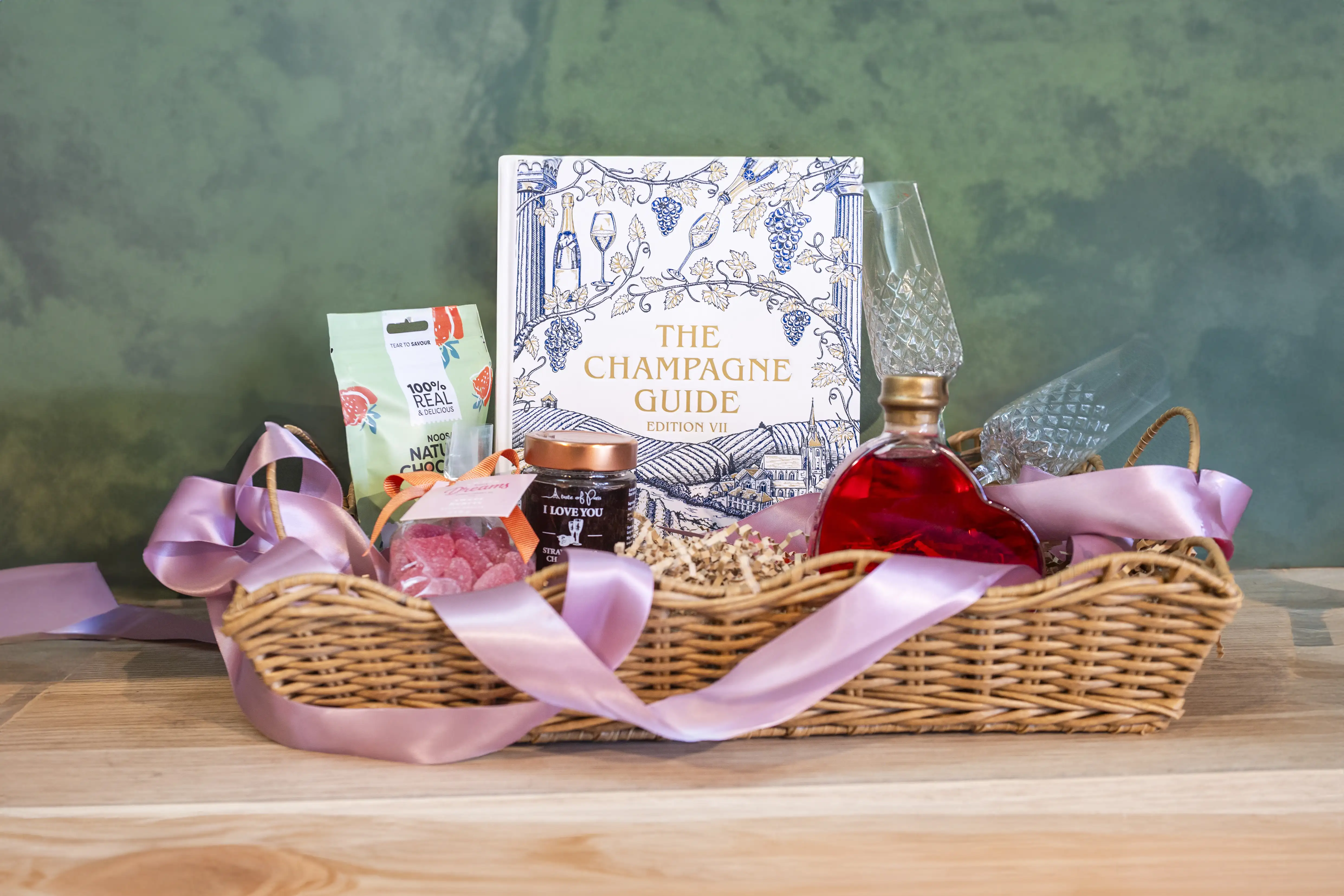 GIFT HAMPERS AT EDGE HILL GOURMET DELI