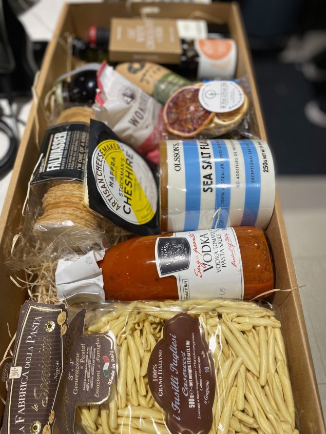 GIFT HAMPERS AT EDGE HILL GOURMET DELI